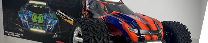 Conversione del progetto Traxxas Rustler 4x4 VXL (illuminazione e protezione da sporco)