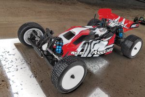 Team Associated 90032 RB10 RTR, red